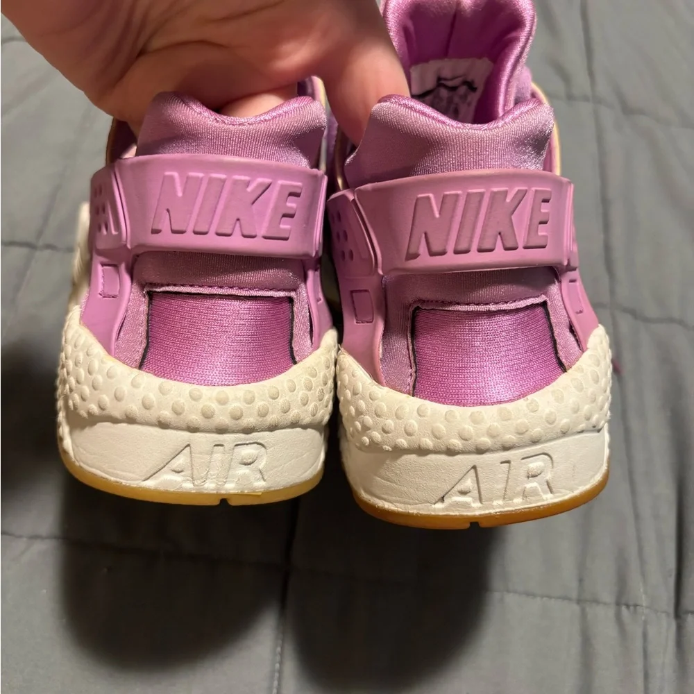 NIKE Air Huarache Run FG 'Fuchsia Glow' Sneakers - Picture 2 of 8